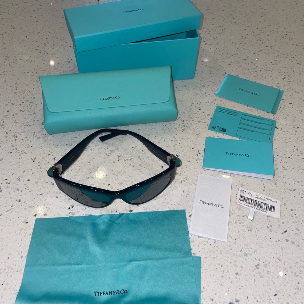 Tiffany & Co. Black Sunglasses🩵 - Picture 2 of 6